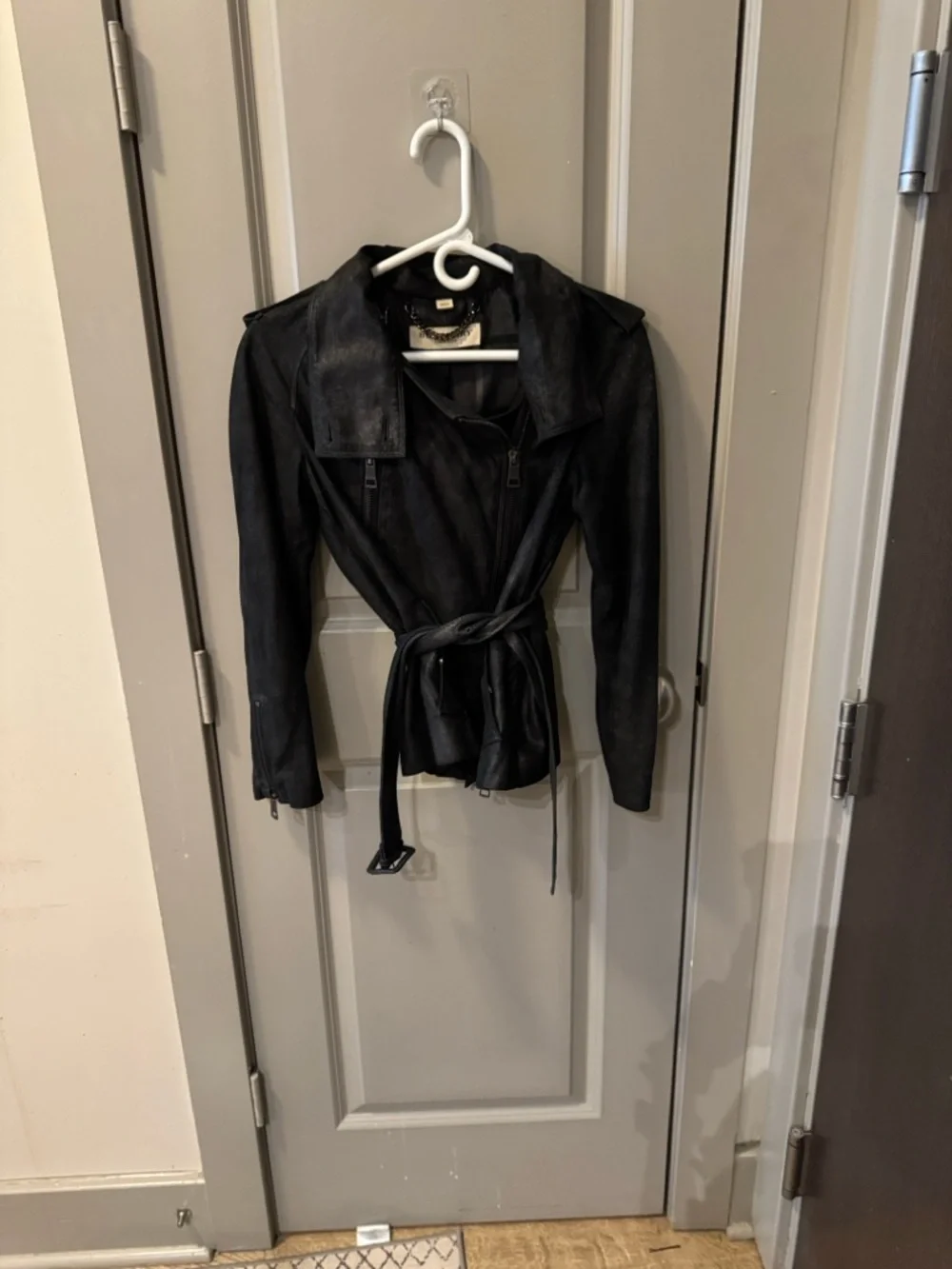 Burberry Black Leather Belted High-Collar Jacket - Picture 2 of 8